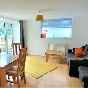 https://2-bedroom-victorian-garden-flat.brighton-hotels-england.com